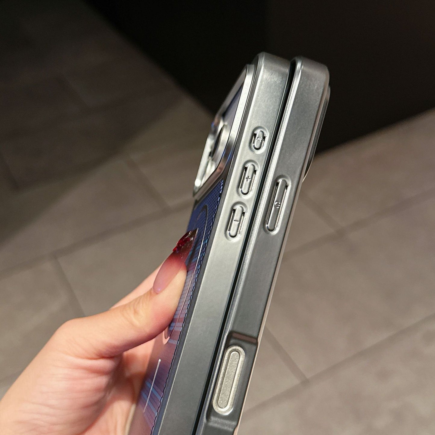 New Large Window Carbon Fiber Pattern Magnetic Phone Case