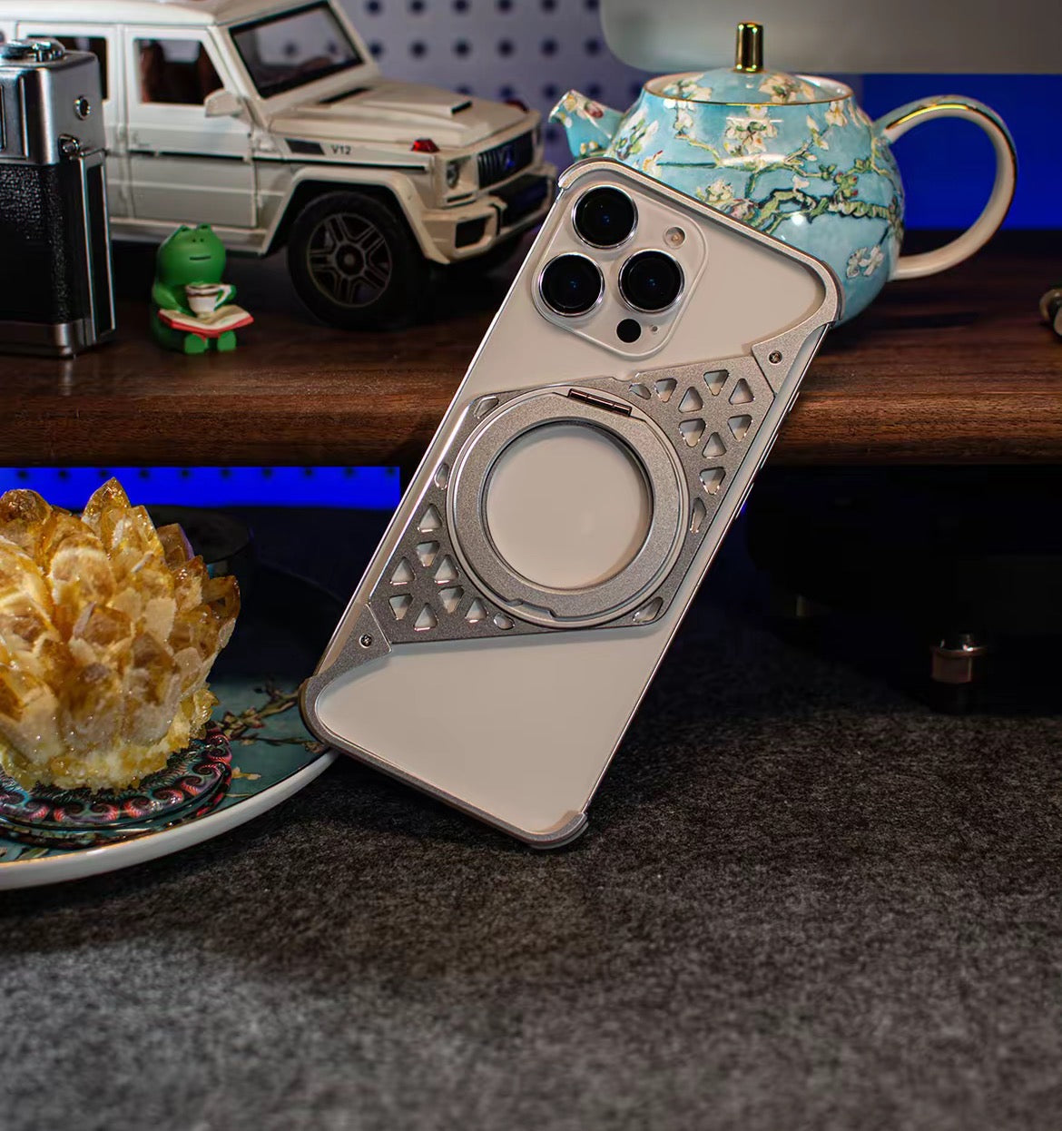 Upgraded Z-shaped Frame Metal Magnetic Phone Case