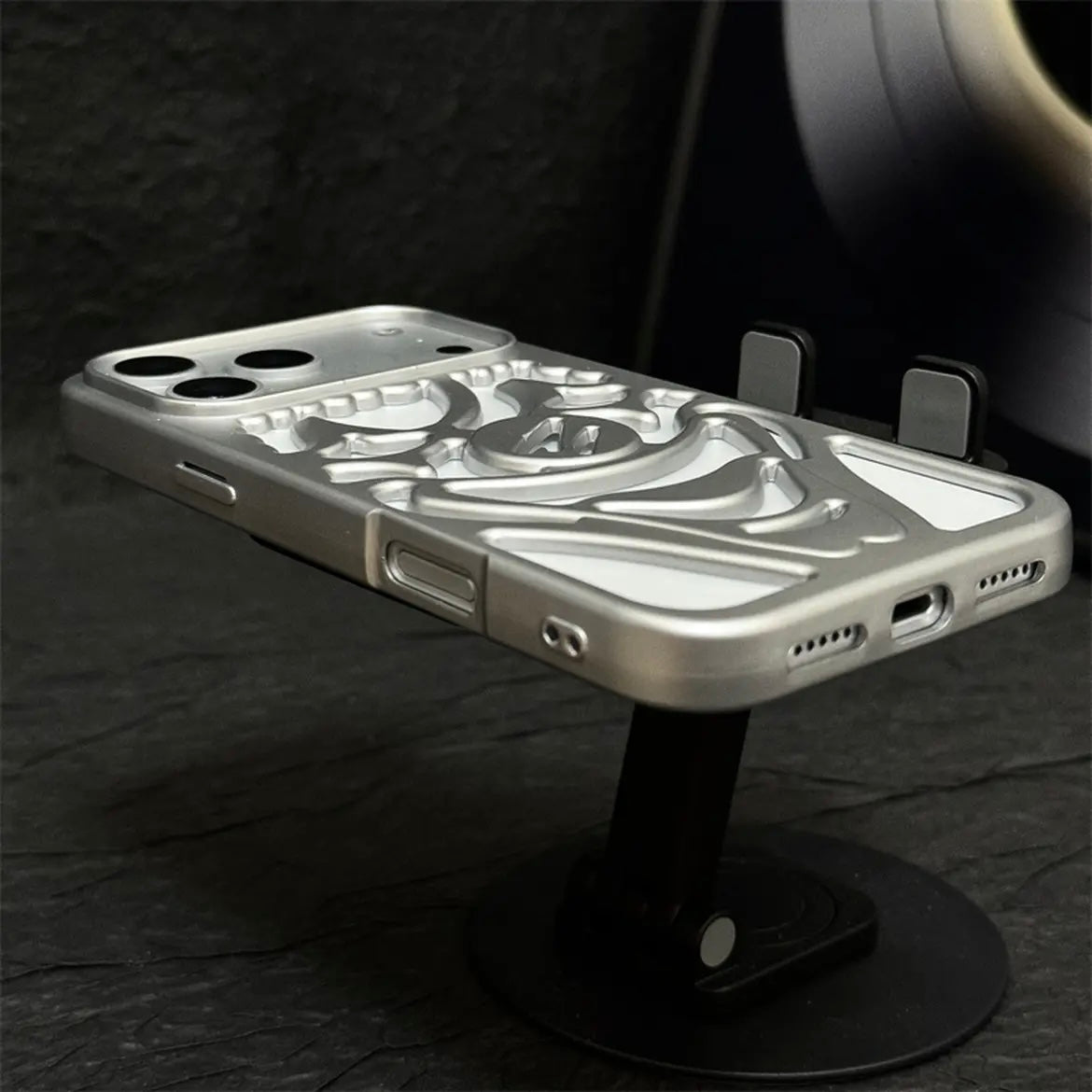 Electroplating frosted hollow clown phone case