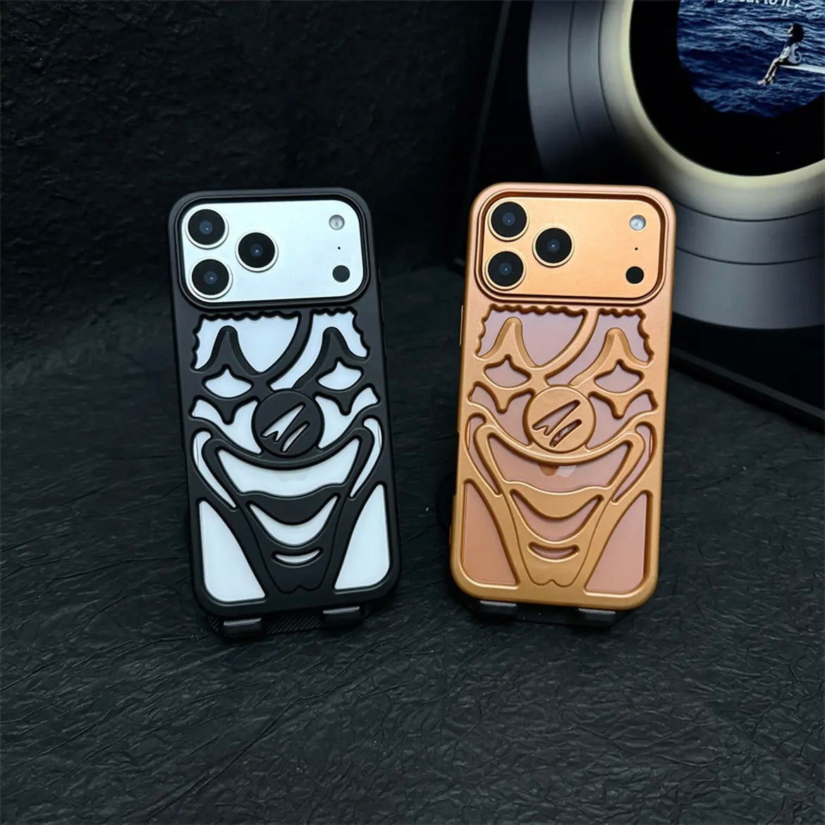 Electroplating frosted hollow clown phone case
