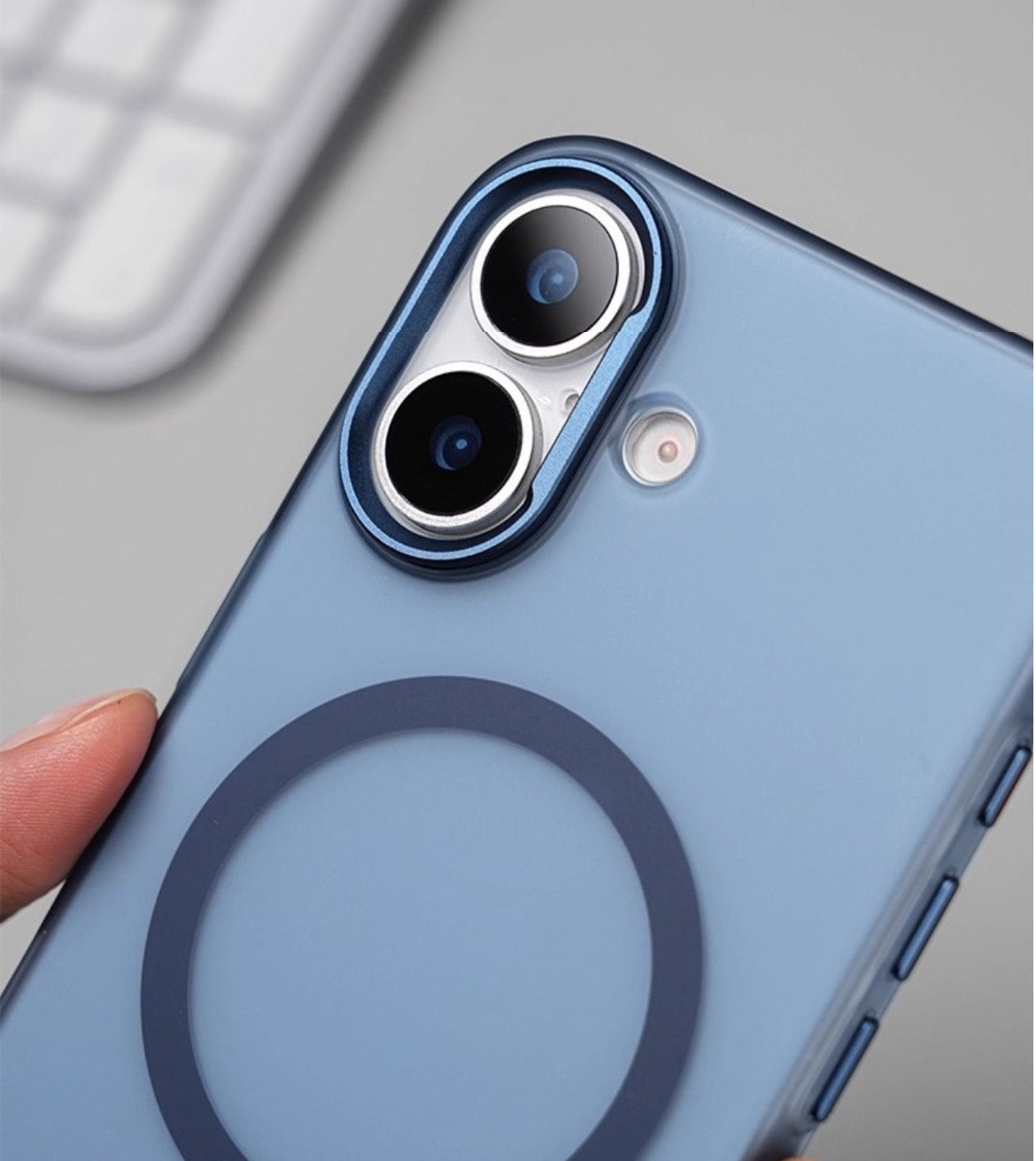 Ultra-thin Fall protection Frosted Skin-friendly Magnetic Phone Case