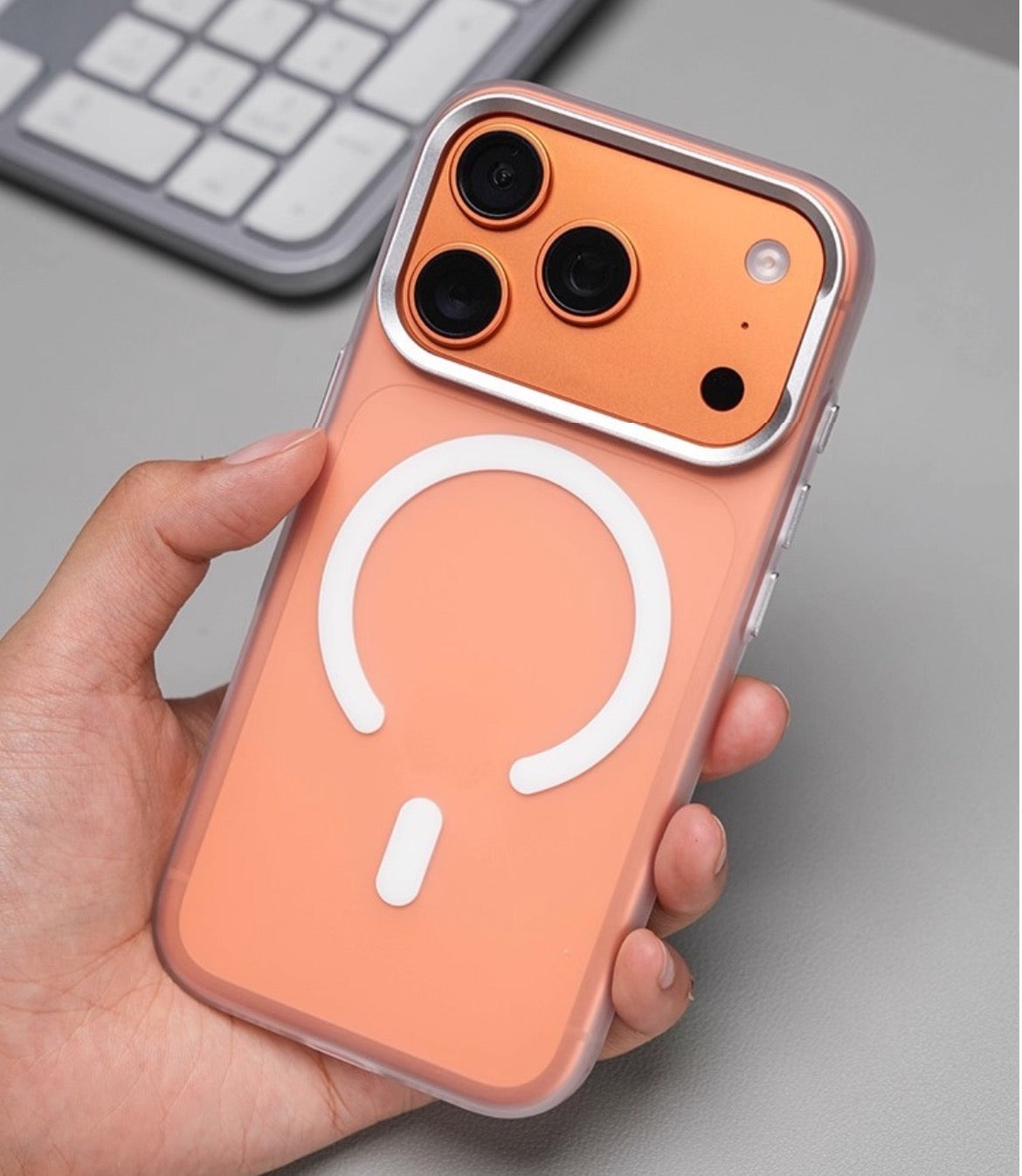 Ultra-thin Fall protection Frosted Skin-friendly Magnetic Phone Case